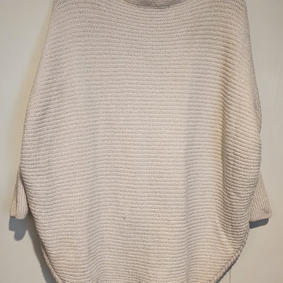 HYFVE, Women's Small Cream Sweater - Picture 4 of 10